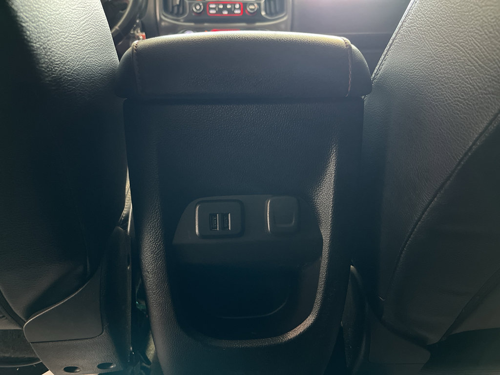 Used 2015 GMC Canyon SLE w/ All-Terrain Package image 14