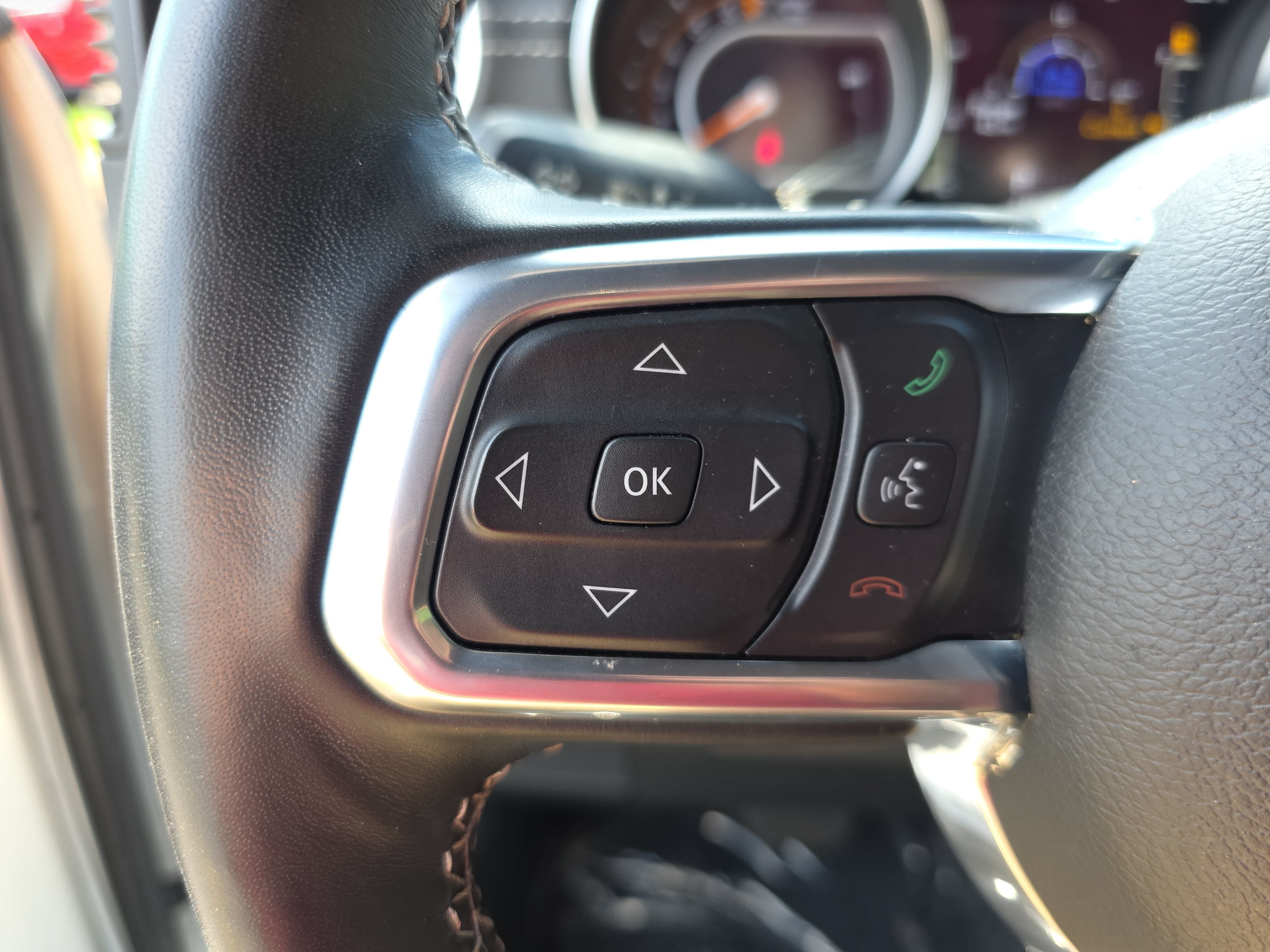 Used 2022 Jeep Wrangler Unlimited Sahara w/ LED Lighting Group AWD/4WD image 14