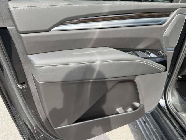 Certified 2025 Cadillac Escalade ESV Premium Luxury w/ Touring Package AWD/4WD image 14