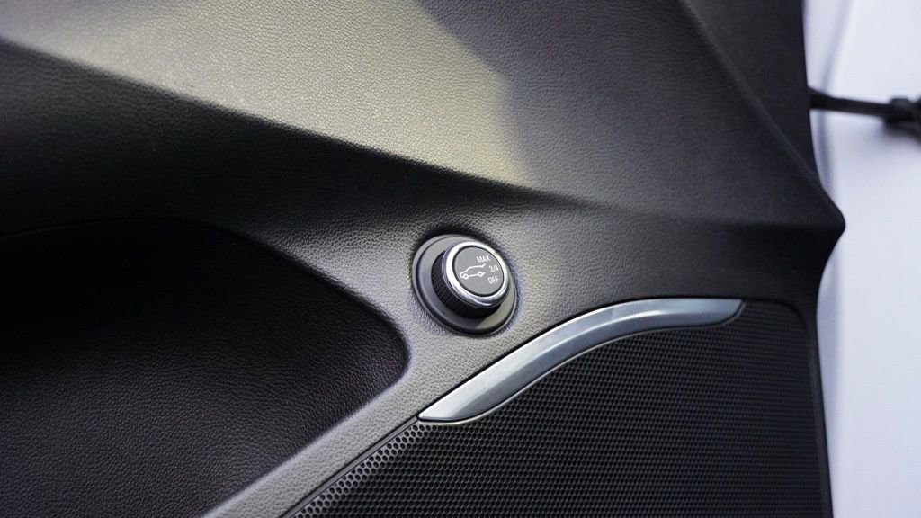 Used 2020 Buick Enclave Avenir w/ Avenir Technology Package image 16