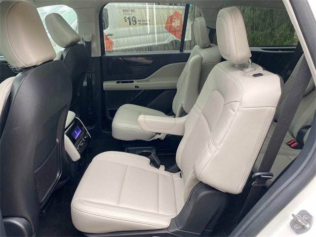 Used 2025 Lincoln Aviator 2WD image 9