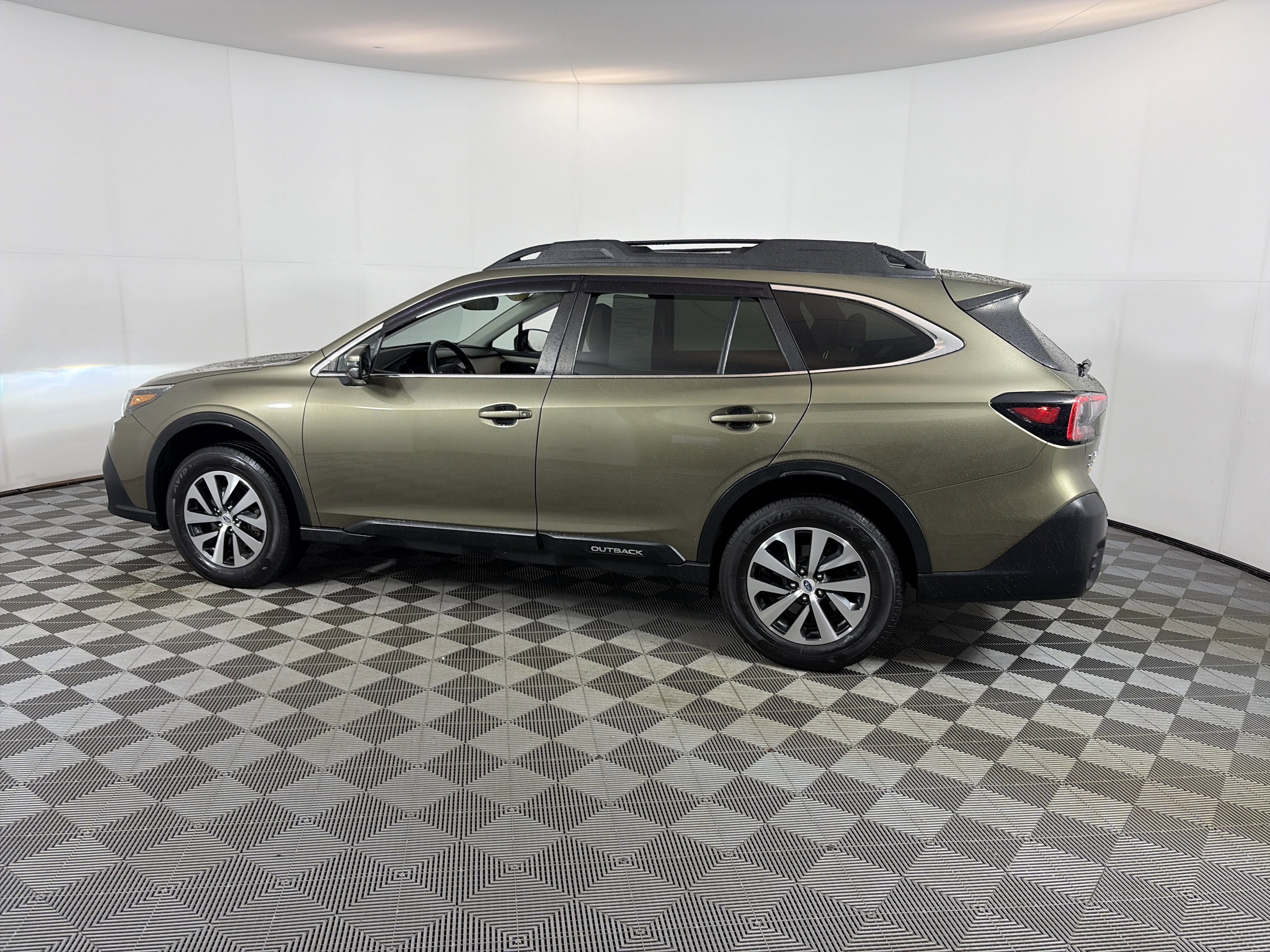 Used 2021 Subaru Outback Premium w/ Popular Package #1 AWD/4WD image 8