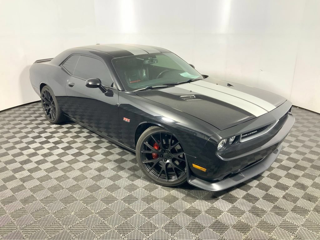 Used 2014 Dodge Challenger SRT8 w/ Harman/Kardon Audio Group RWD image 2