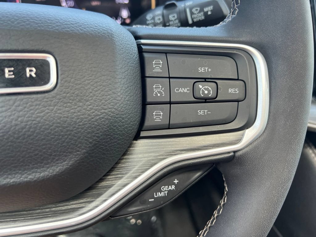 Used 2023 Jeep Wagoneer Series II w/ Premium Group I RWD image 30