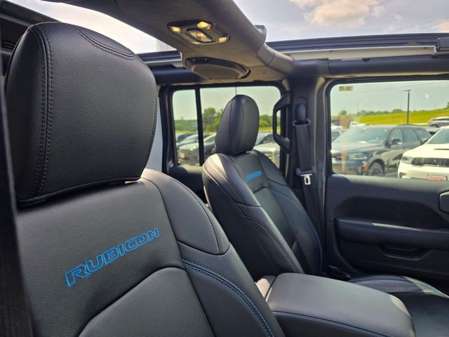 Used 2022 Jeep Wrangler Unlimited Rubicon 4xe w/ Cold Weather Group AWD/4WD image 27