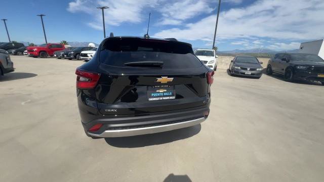 New 2026 Chevrolet Trax LT w/ LT Convenience Package FWD image 7
