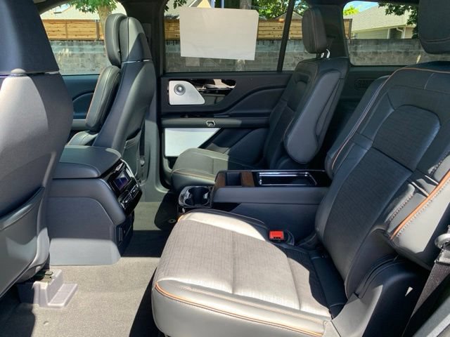 New 2026 Lincoln Aviator Black Label w/ Dynamic Handling Package AWD/4WD image 17
