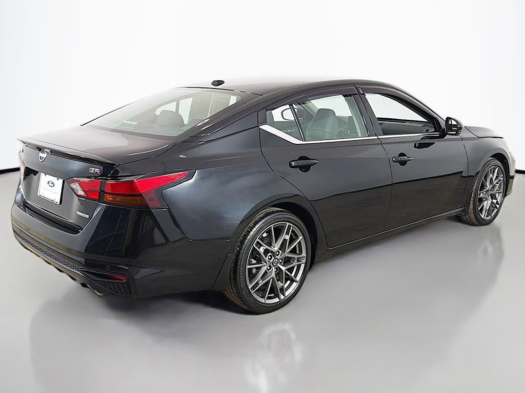 Used 2023 Nissan Altima 2.0 SR image 10