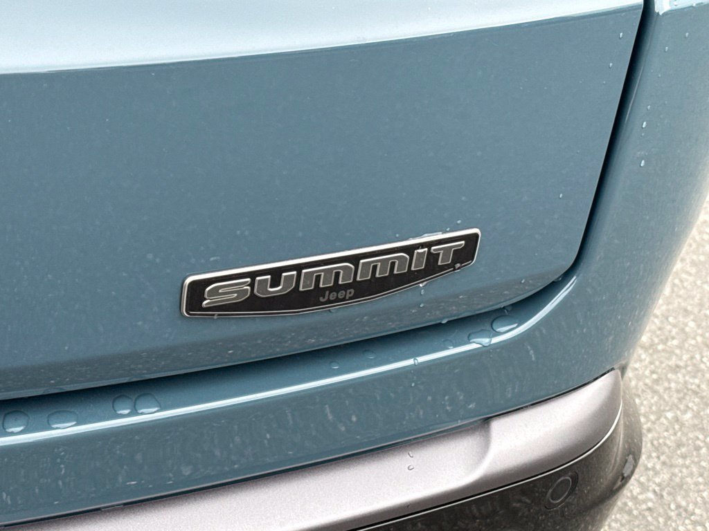 New 2027 Jeep Grand Wagoneer Summit AWD/4WD image 7