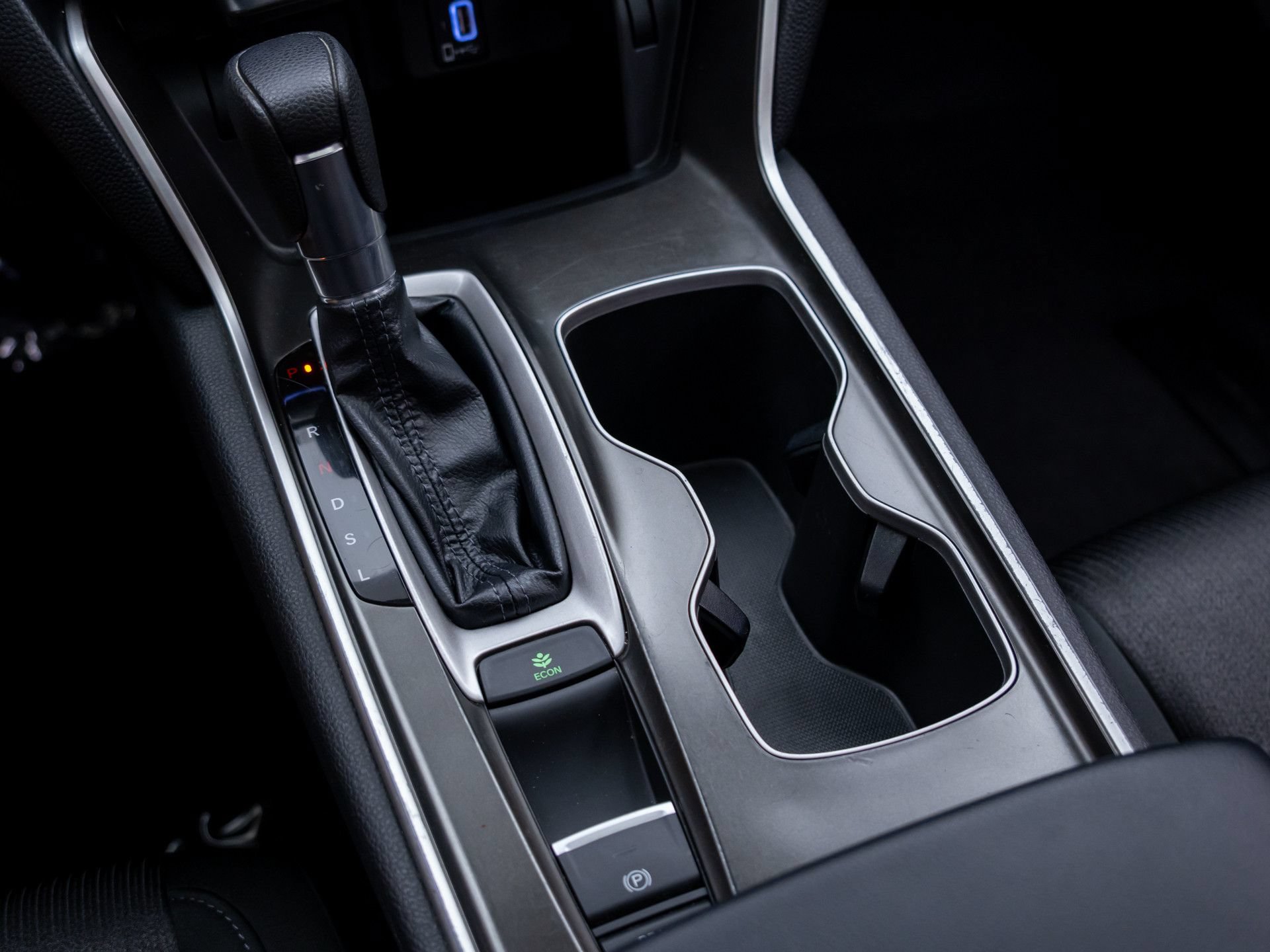 Used 2018 Honda Accord EX image 25