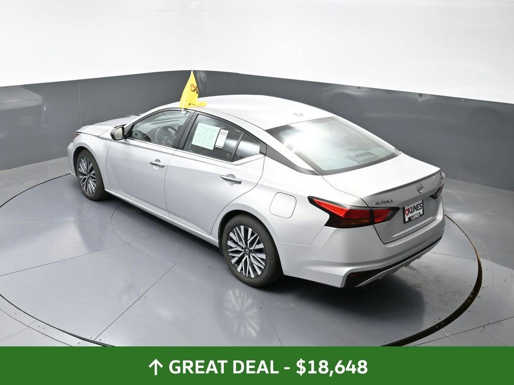 Used 2024 Nissan Altima 2.5 SV image 21