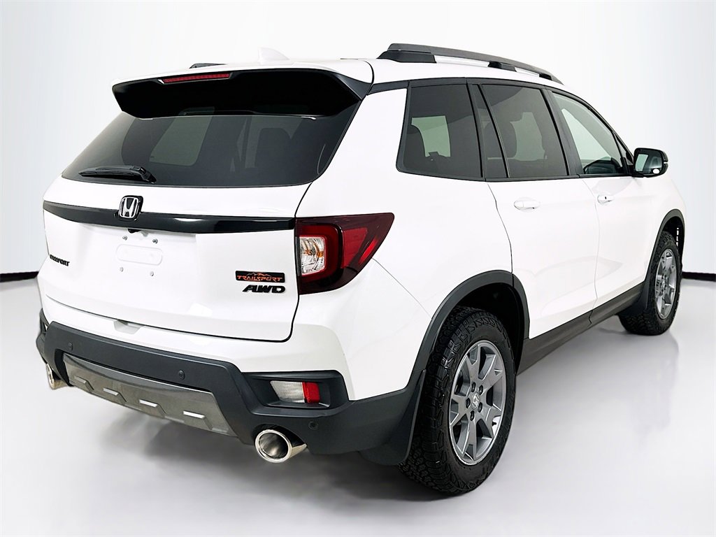 Certified 2025 Honda Passport TrailSport image 4
