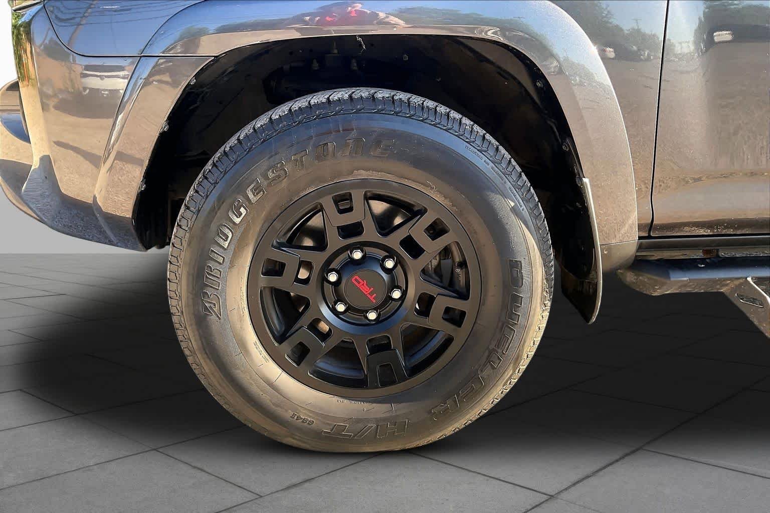 Used 2023 Toyota 4Runner SR5 AWD/4WD image 11