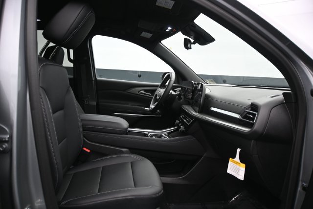 Used 2026 Chevrolet Traverse LT w/ Sun and Wheel Package AWD/4WD image 13