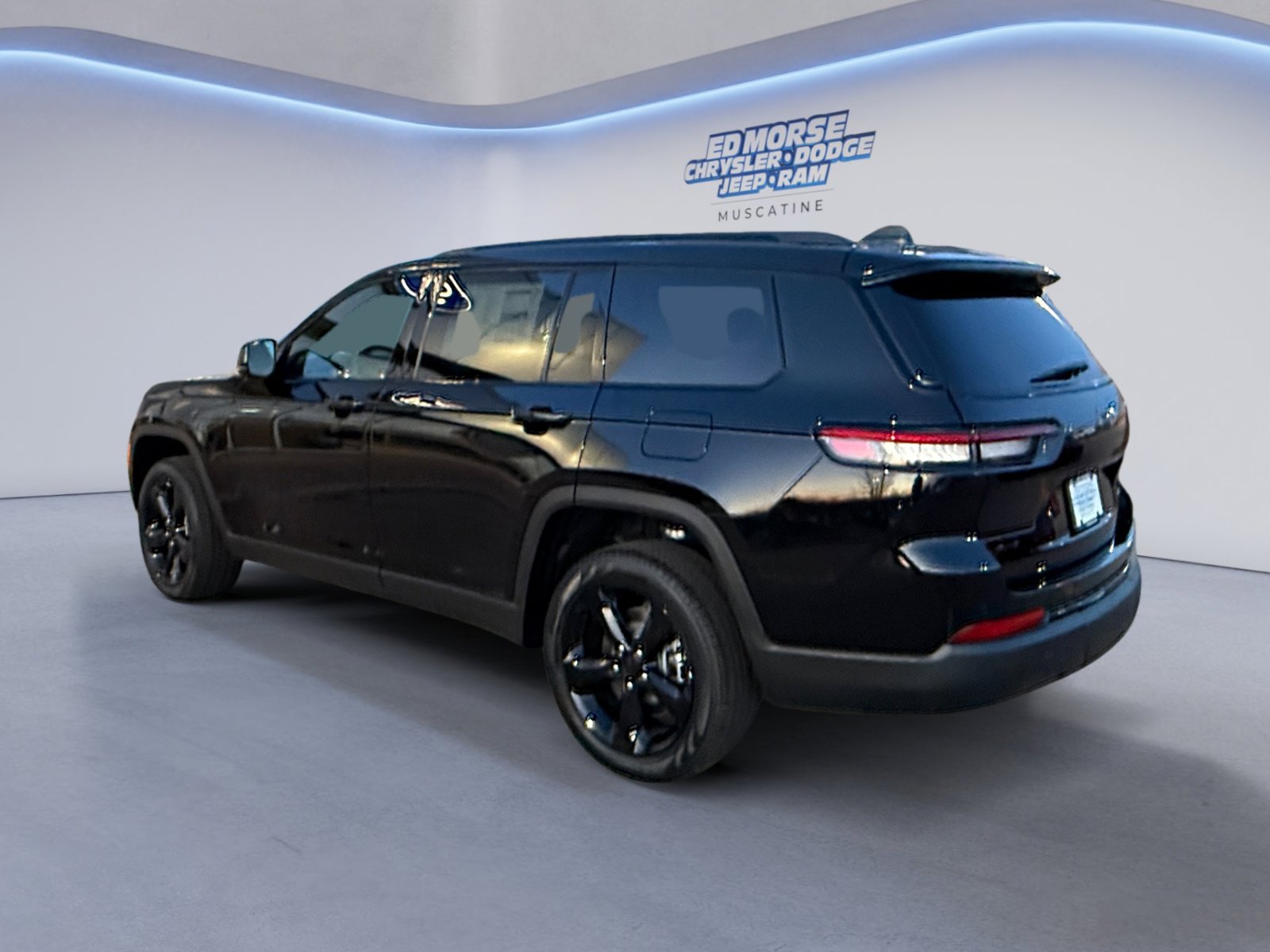 New 2025 Jeep Grand Cherokee L Limited w/ Black Appearance Package image 3