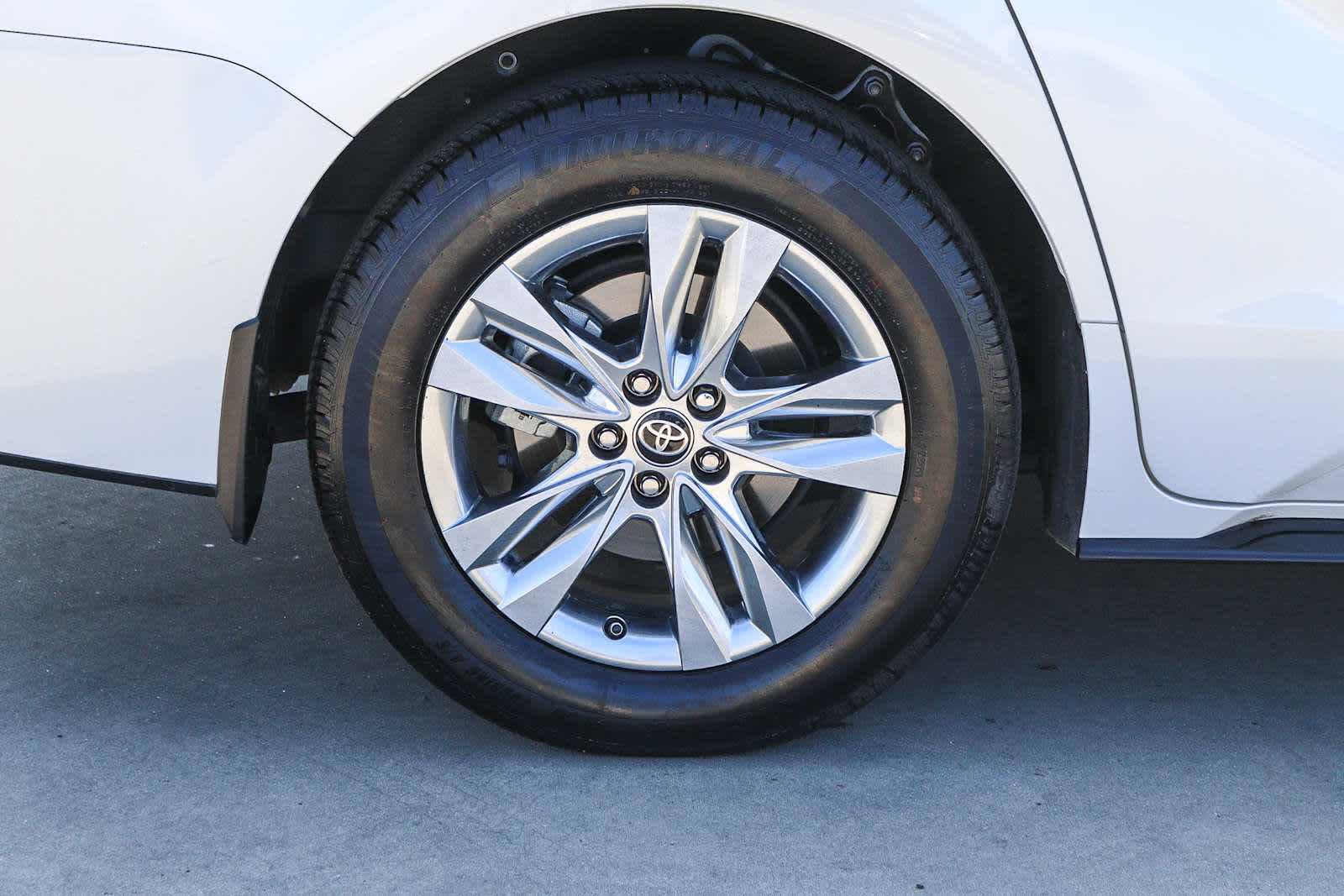 Used 2023 Toyota Sienna Limited AWD/4WD image 10