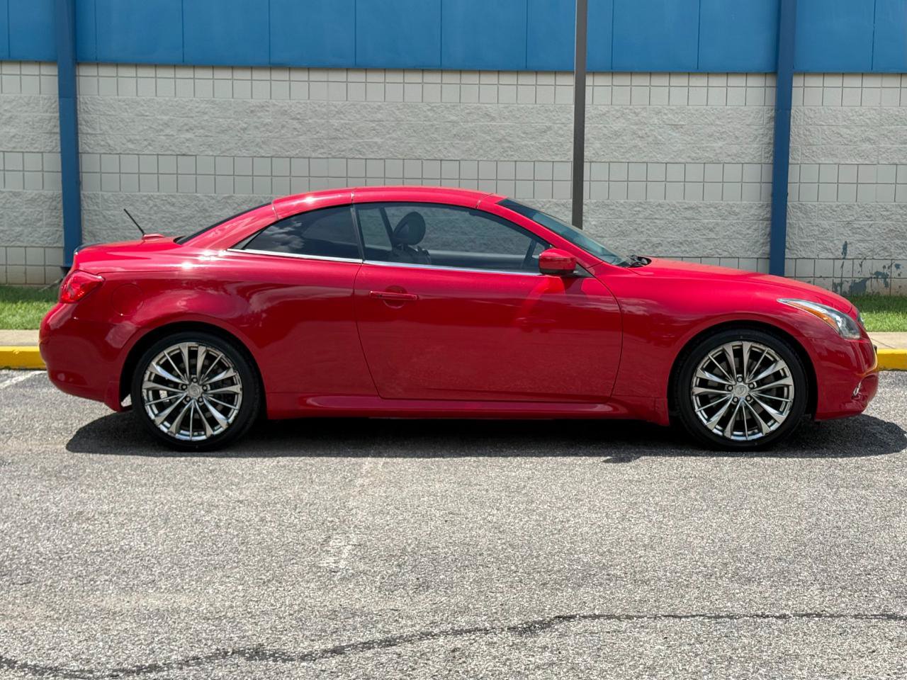 Used 2013 INFINITI G37 Convertible w/ Premium Pkg RWD image 4