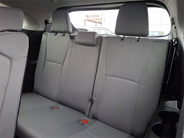 Certified 2023 Toyota Highlander LE image 11