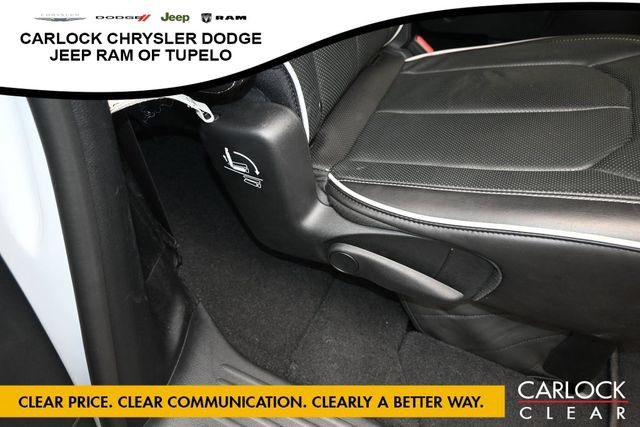Used 2026 Chrysler Pacifica Limited FWD image 35