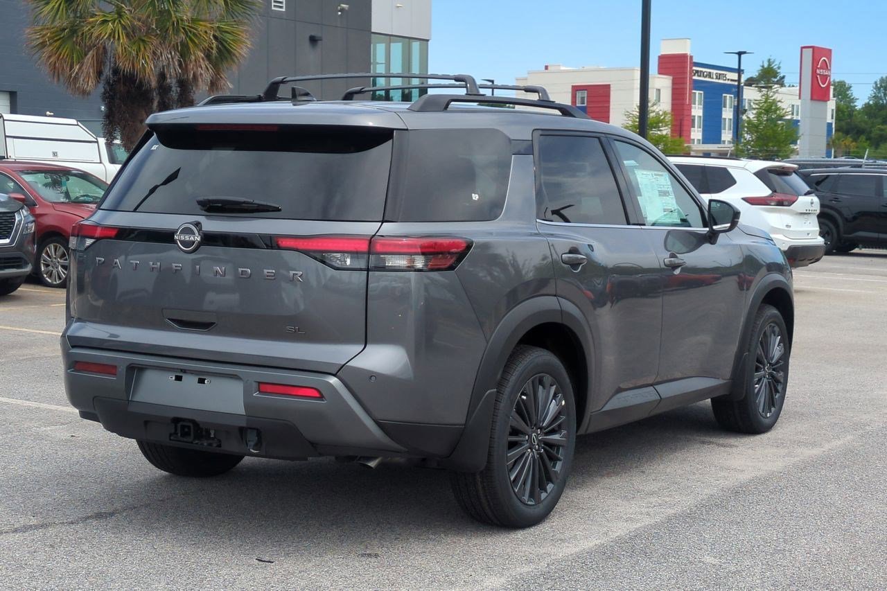 New 2026 Nissan Pathfinder SL FWD image 4