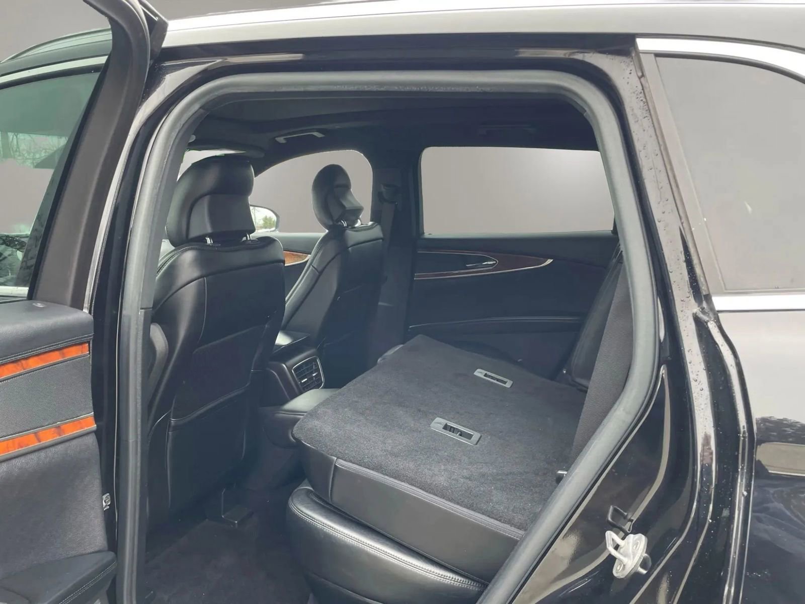 Used 2016 Lincoln MKX Reserve w/ Climate Package image 22