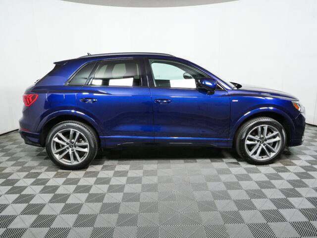 Used 2024 Audi Q3 2.0T Premium AWD/4WD image 2