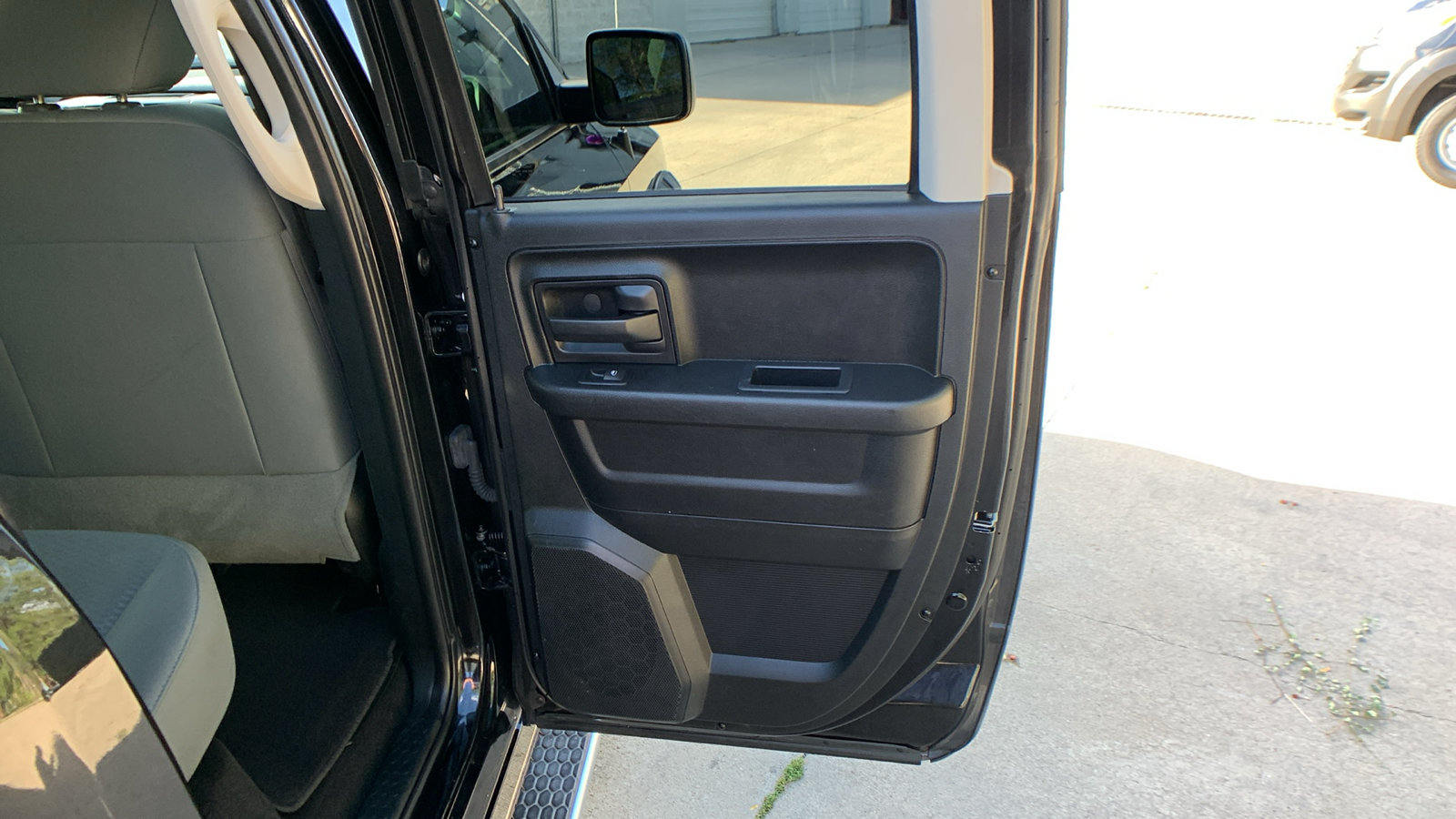 Used 2017 RAM 1500 Express AWD/4WD image 25