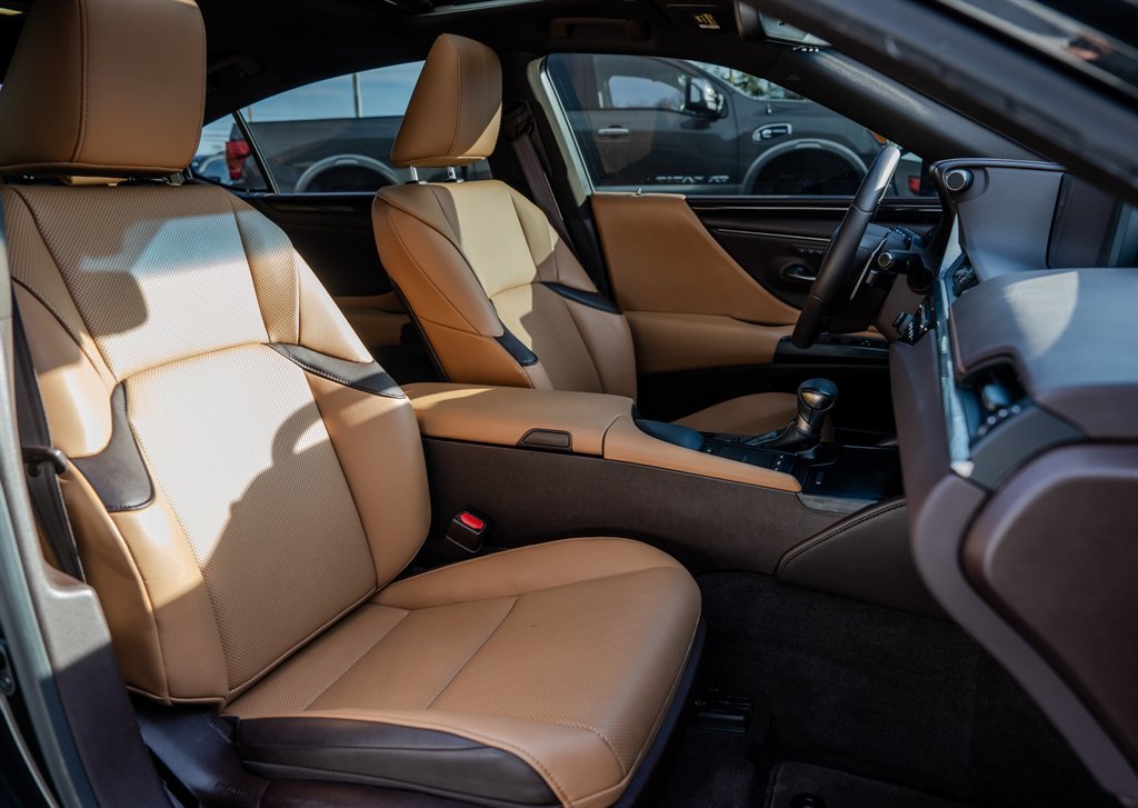 Used 2020 Lexus ES 350 w/ Premium Package image 31