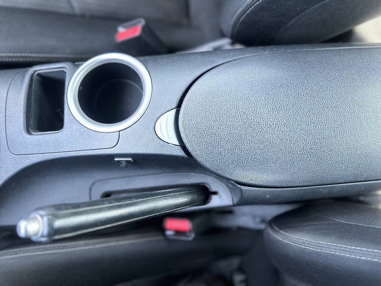 Used 2014 Nissan 370Z Coupe RWD image 21