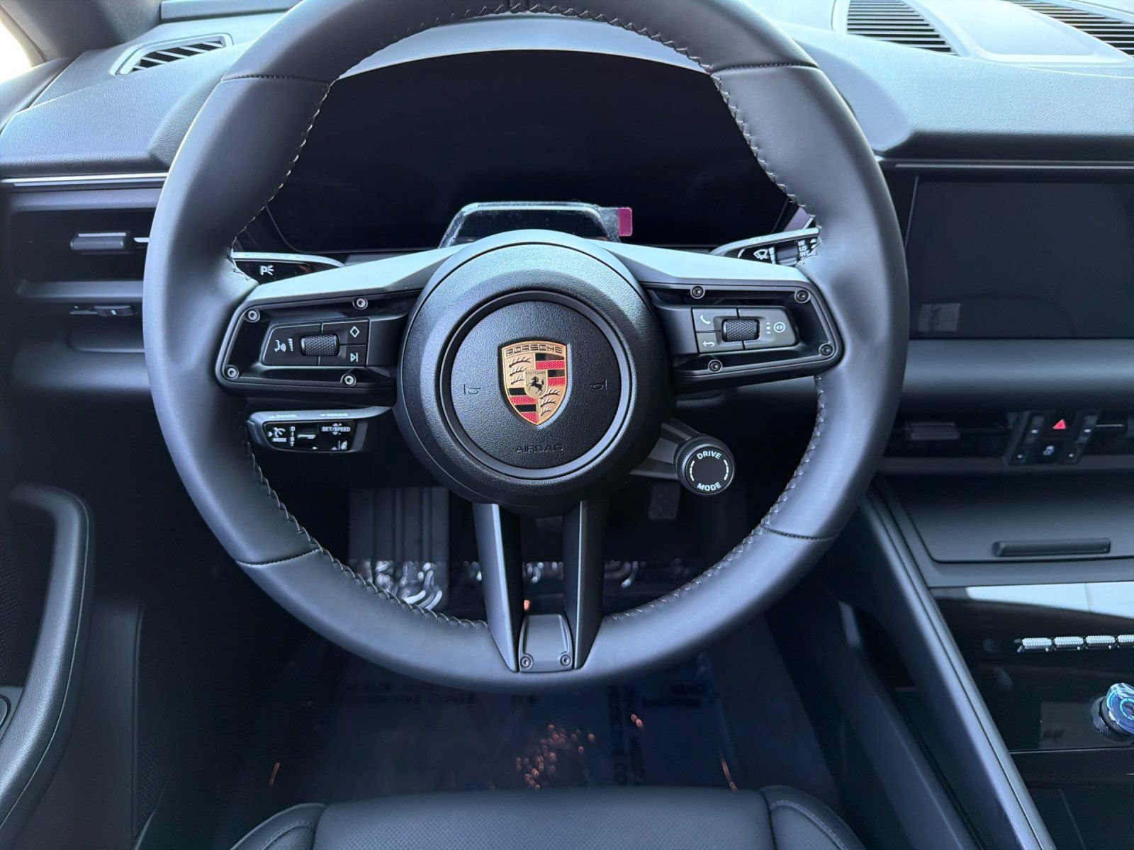 New 2026 Porsche Macan 4 Electric AWD/4WD image 14