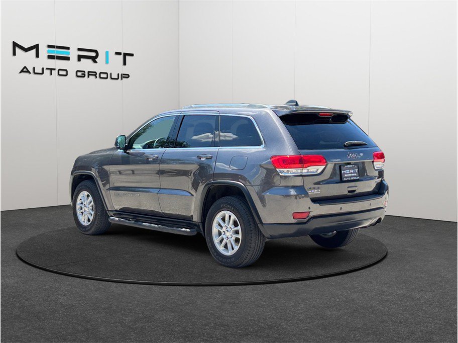 Used 2019 Jeep Grand Cherokee Laredo AWD/4WD image 7
