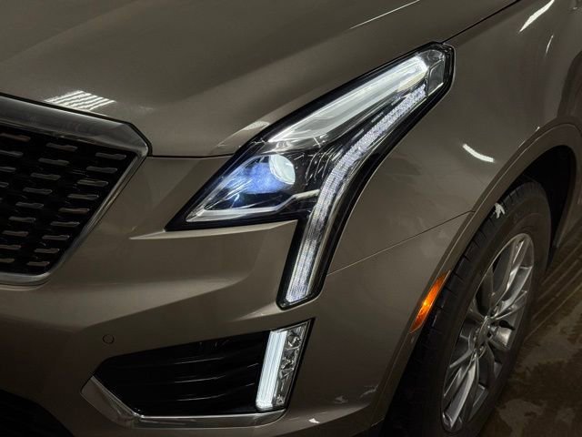 Used 2023 Cadillac XT5 Premium Luxury image 2