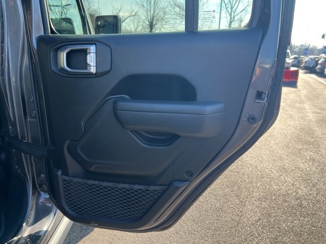 Used 2022 Jeep Gladiator Rubicon w/ LED Lighting Group image 16