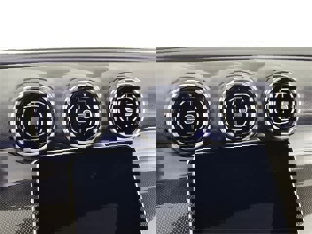 Certified 2025 Mercedes-Benz GLC 300 4MATIC image 37