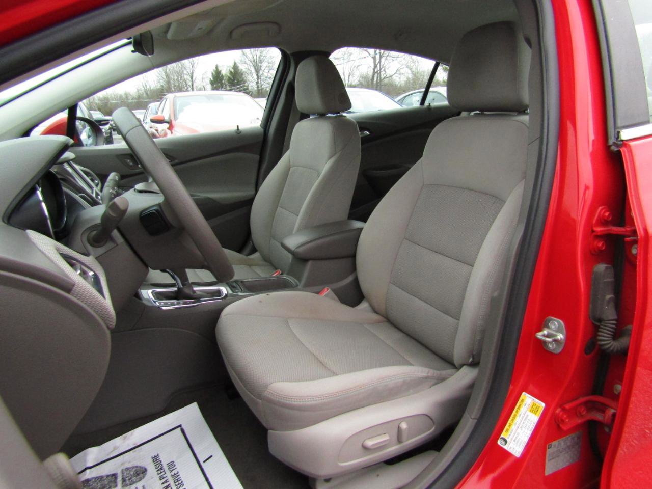 Used 2016 Chevrolet Cruze LT w/ Convenience Package image 18