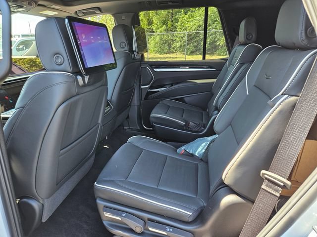 New 2026 Cadillac Escalade Sport w/ LPO, ONYX Package AWD/4WD image 10