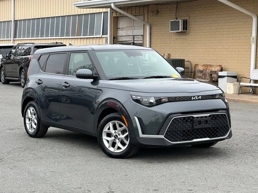 Used 2023 Kia Soul LX w/ LX Technology Package image 42