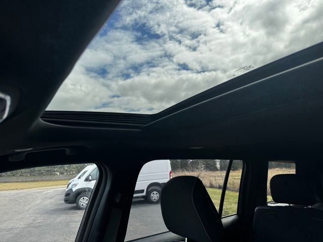 Used 2025 Jeep Grand Cherokee L Laredo w/ Trailer Tow Package image 41