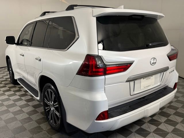 Used 2021 Lexus LX 570 4WD w/ Luxury Package image 4