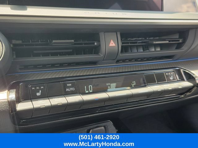 Used 2025 Toyota Prius XLE FWD image 21