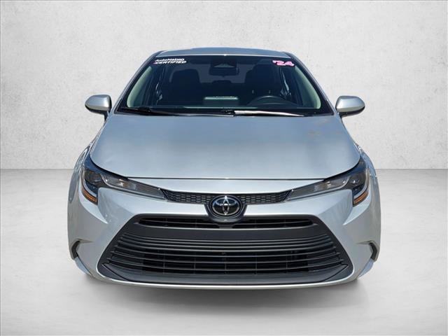 Used 2024 Toyota Corolla LE FWD image 2