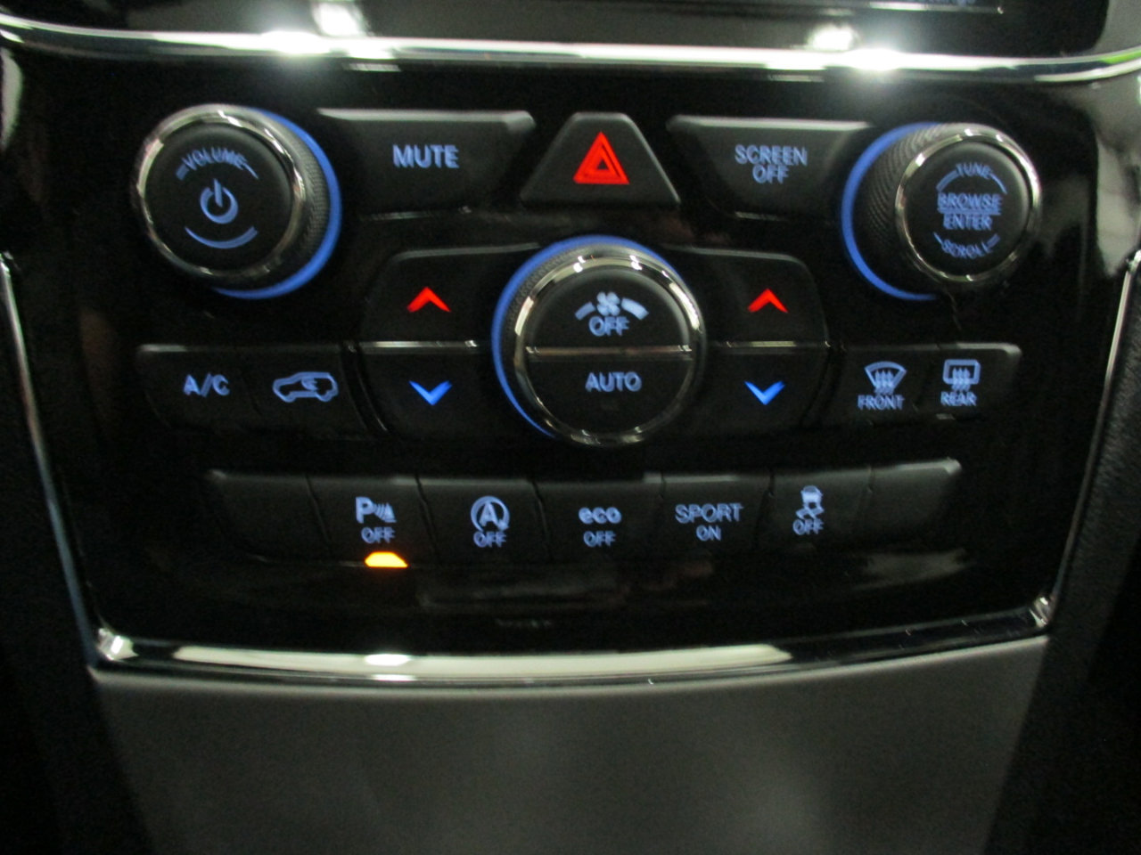 Used 2022 Jeep Grand Cherokee Limited image 25