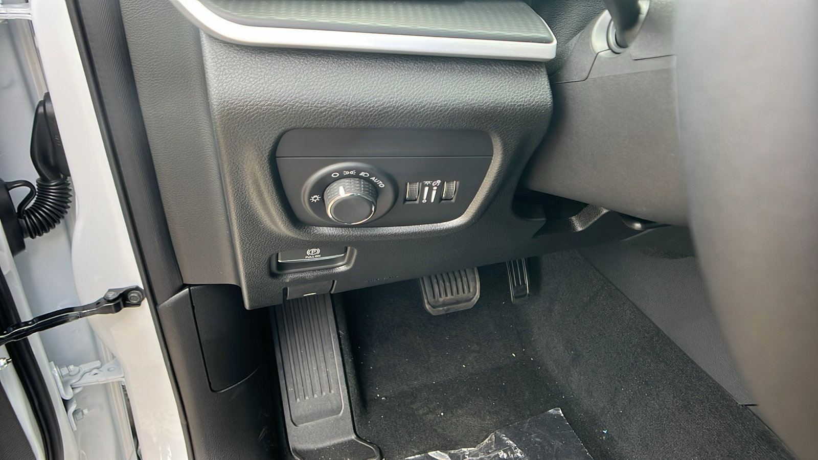 New 2025 Jeep Grand Cherokee L Altitude image 23