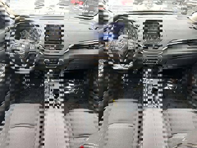 Used 2025 Nissan Altima 2.5 S image 12