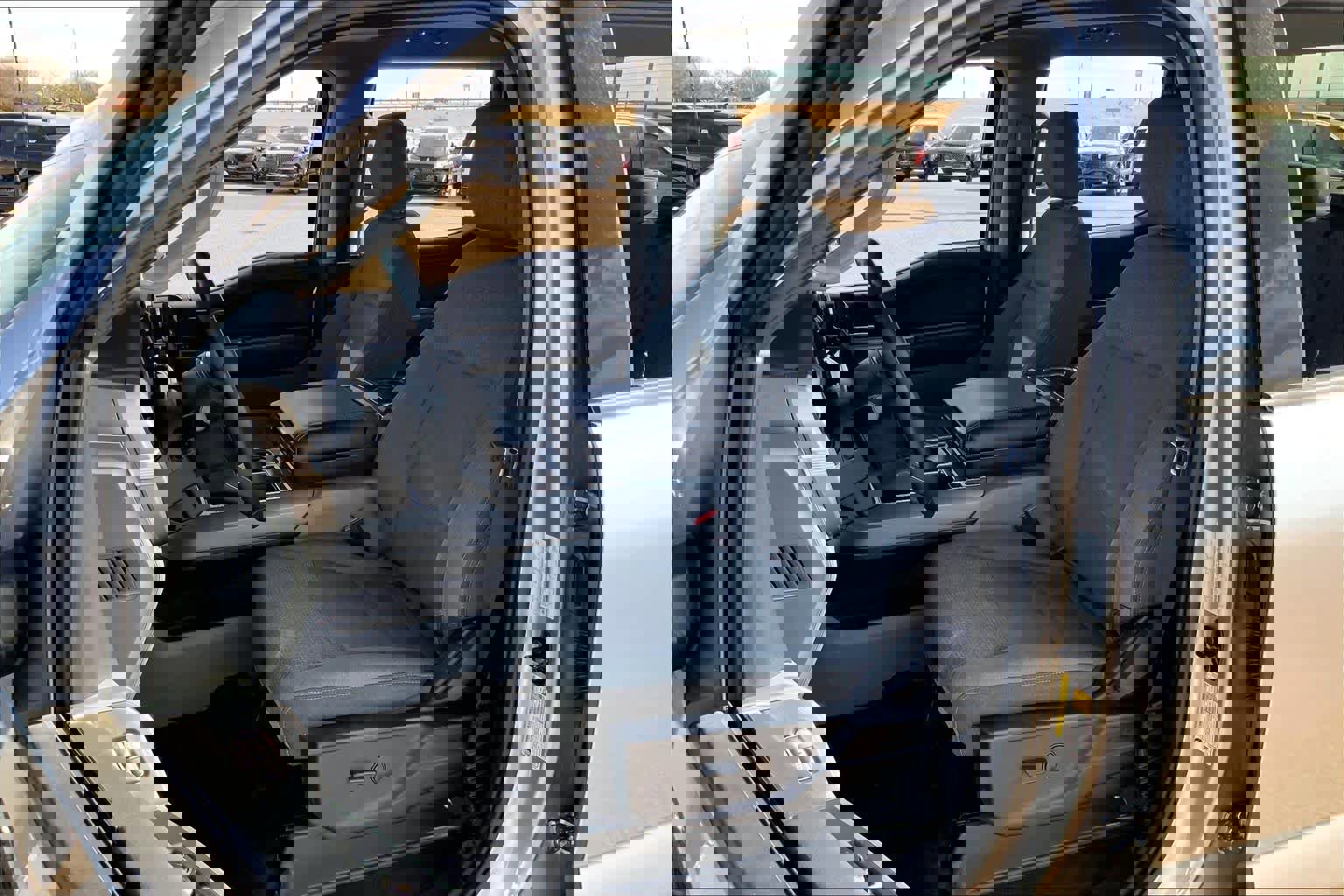 Used 2024 Ford F150 XLT w/ Mobile Office Package image 7