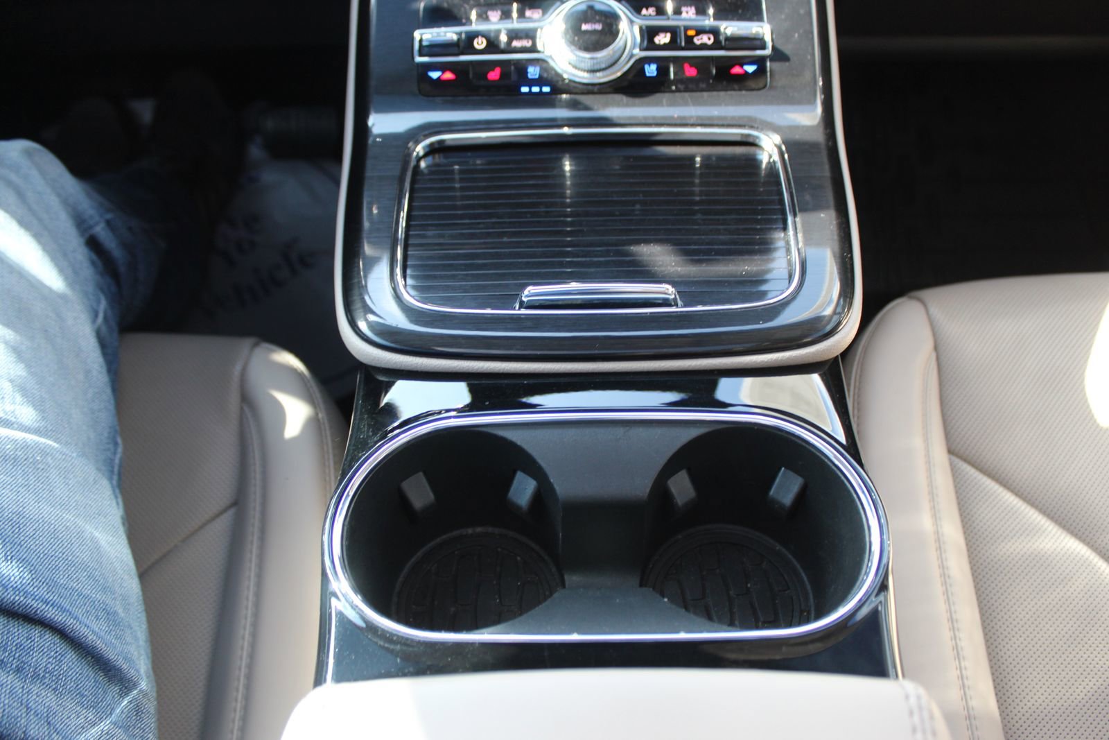 Used 2023 Lincoln Nautilus Reserve w/ Monochromatic Package AWD/4WD image 31