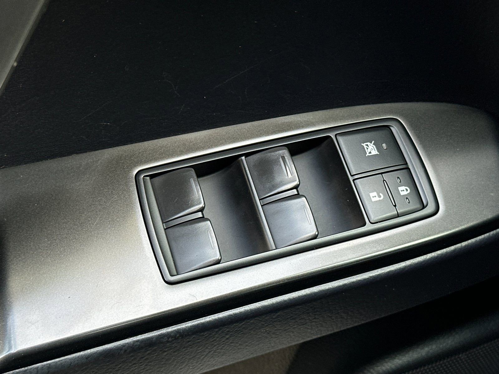 Used 2023 Lexus GX 460 Premium w/ Premium Package image 11