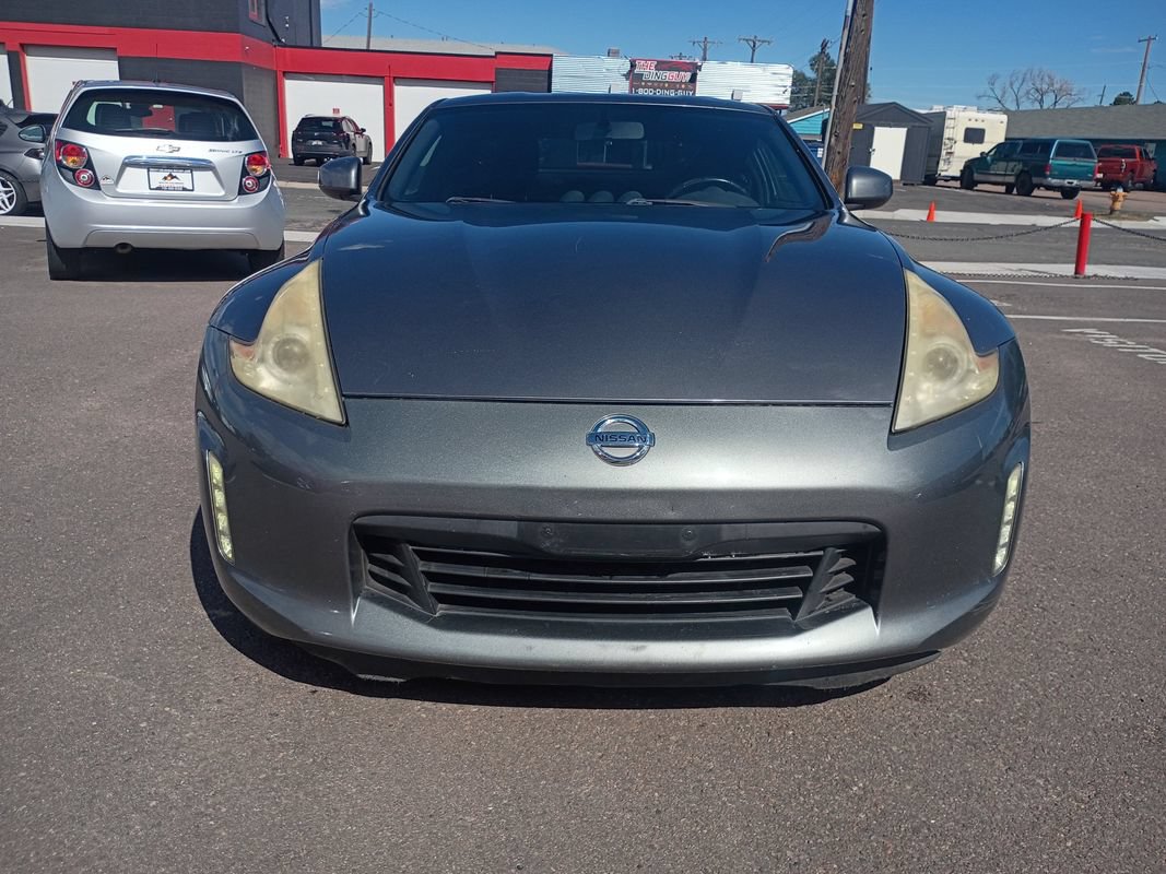 Used 2016 Nissan 370Z Coupe RWD image 3