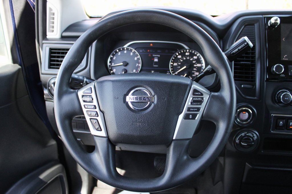 Used 2022 Nissan Titan SV image 18