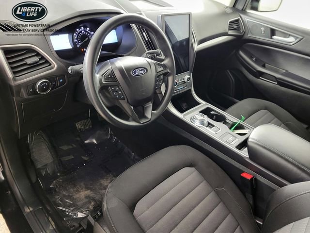 Used 2024 Ford Edge SE w/ Black Appearance Package image 12